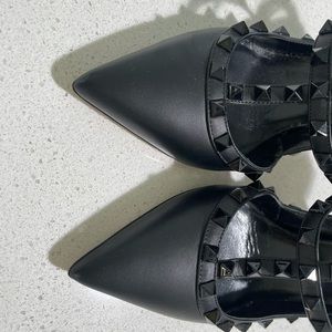 Valentino rockstuds black leather with black studs. Size 37.5.